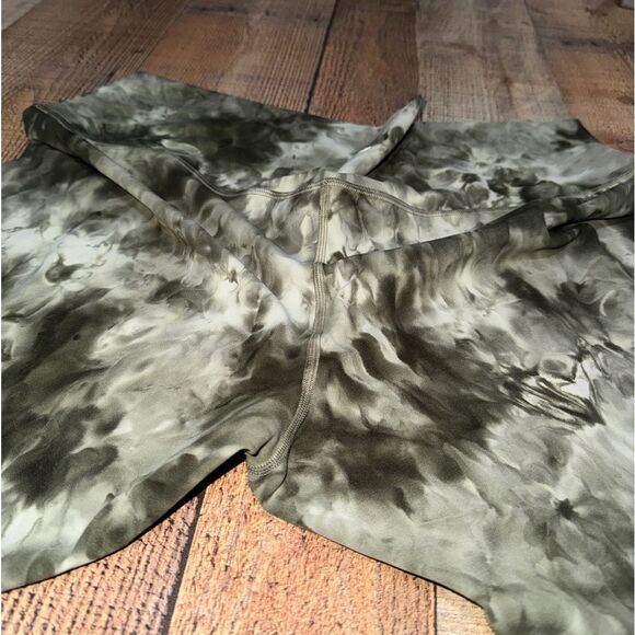 Lululemon Align Pant 25" *Diamond Dye
Light Sage Army Green Dark Olive size 20 - Picture 8 of 12